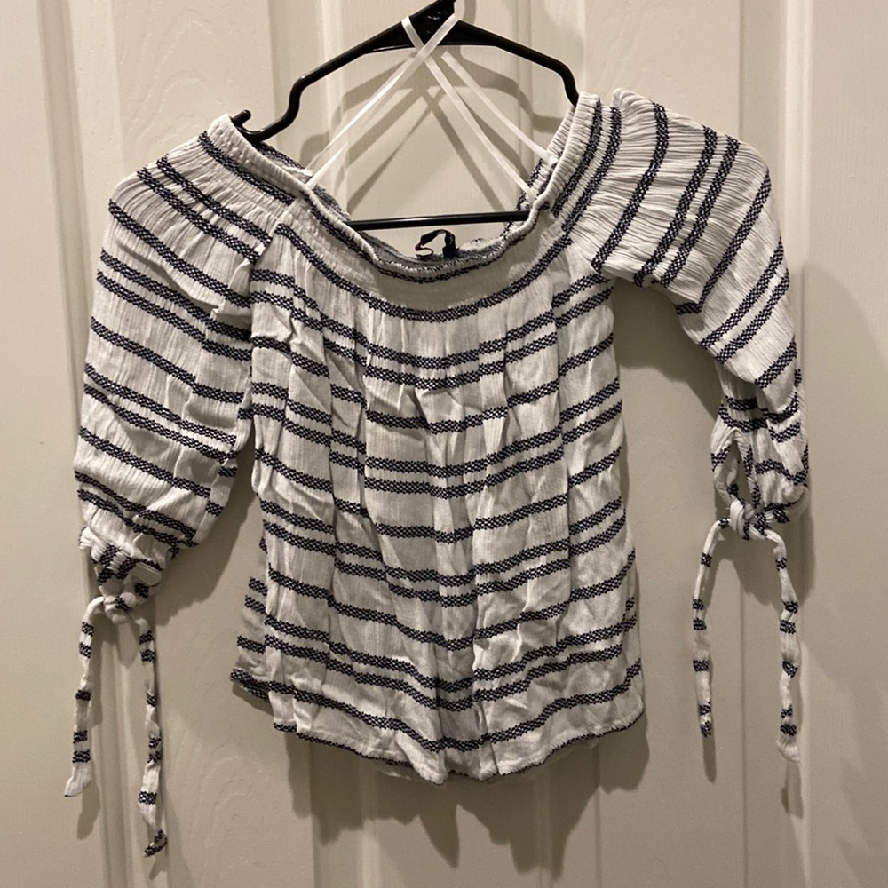 One Clothing LA cream and black stretch shoulder XS Flowy crop top